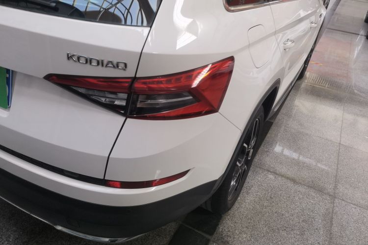 斯柯达 柯迪亚克 2018款 TSI380 7座四驱旗舰版车身外观9