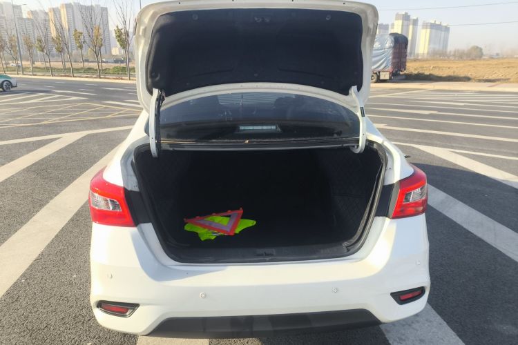 日产 轩逸 2024款 经典 1.6XE CVT舒适版机舱底盘23