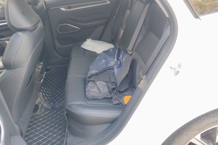 吉利汽车 帝豪 2022款 第4代 1.5L CVT尊贵型中控内饰21