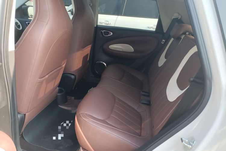 五菱汽车 五菱缤果 2023款 333km 灵犀互联+款中控内饰21