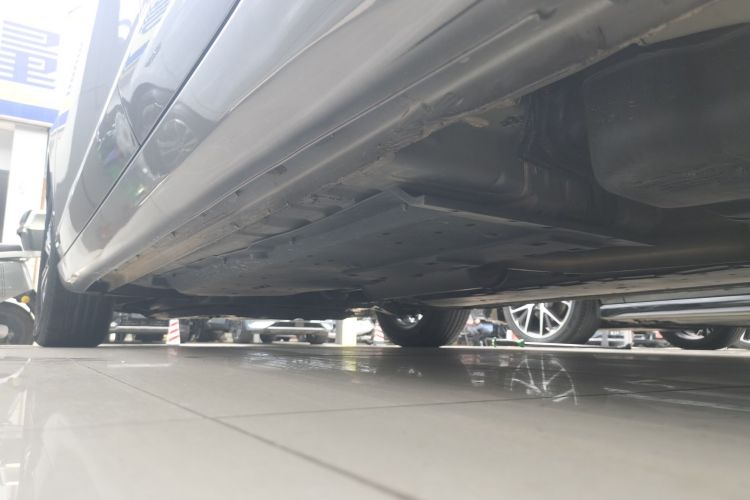 长安 逸动 2021款 PLUS 蓝鲸NE 1.4T GDI DCT尊贵型机舱底盘30