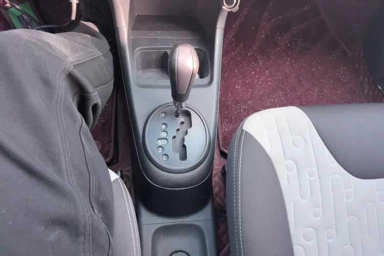 铃木 奥拓 2013款 1.0L 自动豪华型中控内饰18