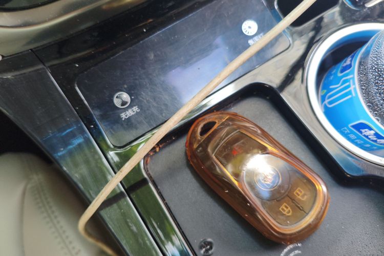 别克GL8 2023款 陆上公务舱 舒适型中控内饰11