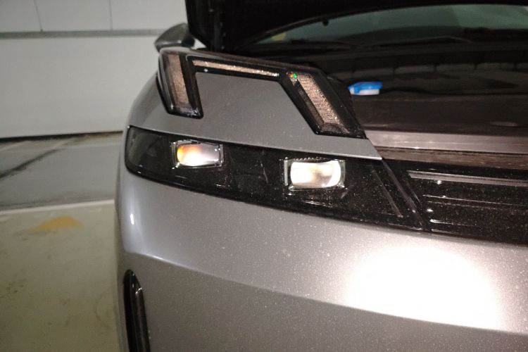 领克08 EM-P 2025款 120km 长续航Pro车身外观8