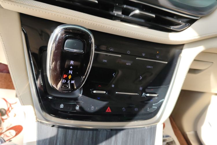 别克GL8 2022款 ES陆尊 653T 旗舰型中控内饰18