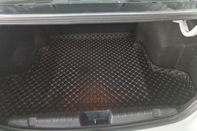 奇瑞 艾瑞泽5 2019款 1.5L CVT青春版 国V机舱底盘23