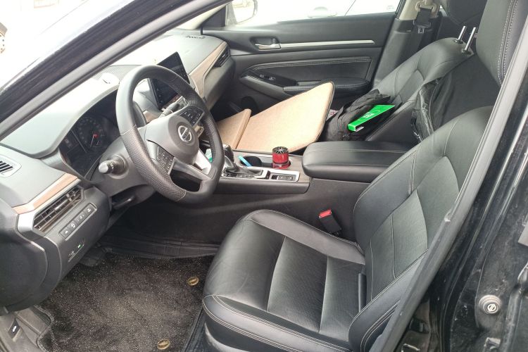 日产 天籁 2021款 2.0L XL 舒适版中控内饰19