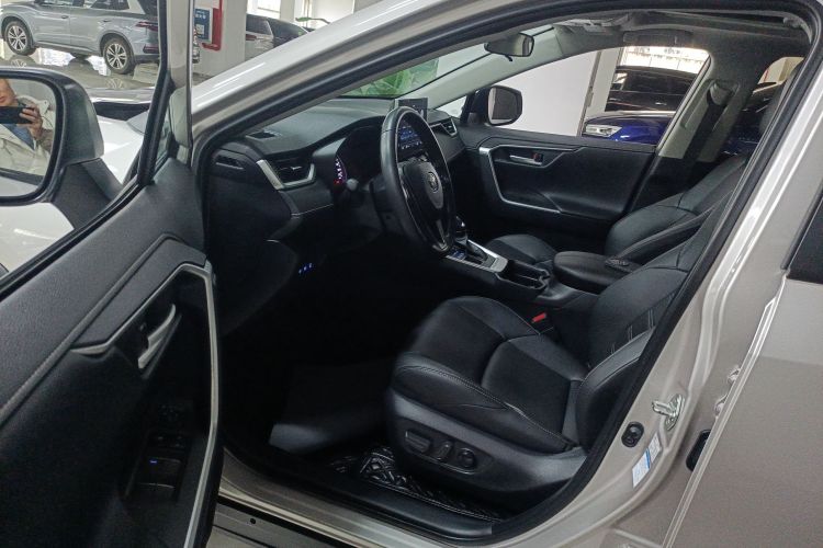 丰田 威兰达 2022款 2.0L CVT四驱豪华PLUS版中控内饰7003