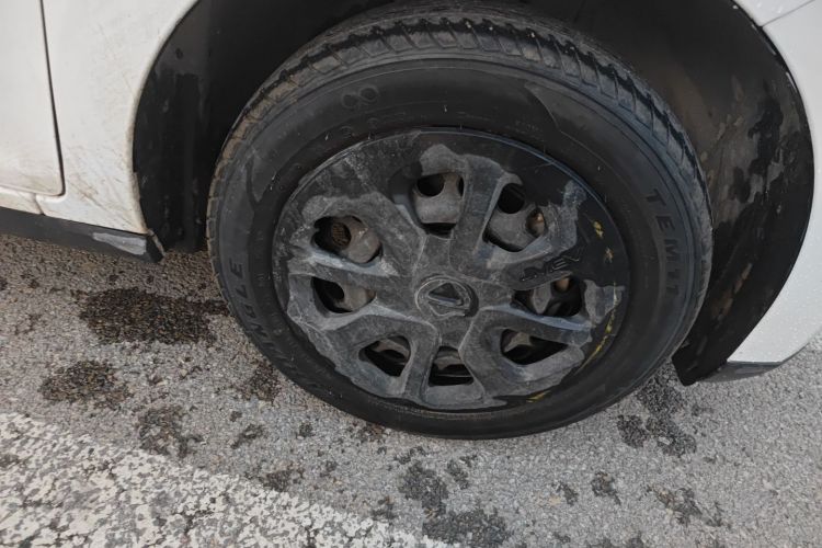 江铃集团新能源 易至EV2 2022款 心动版车身外观10