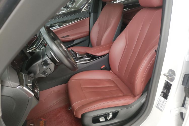 宝马5系 2020款 530Li 尊享型 M运动套装中控内饰19