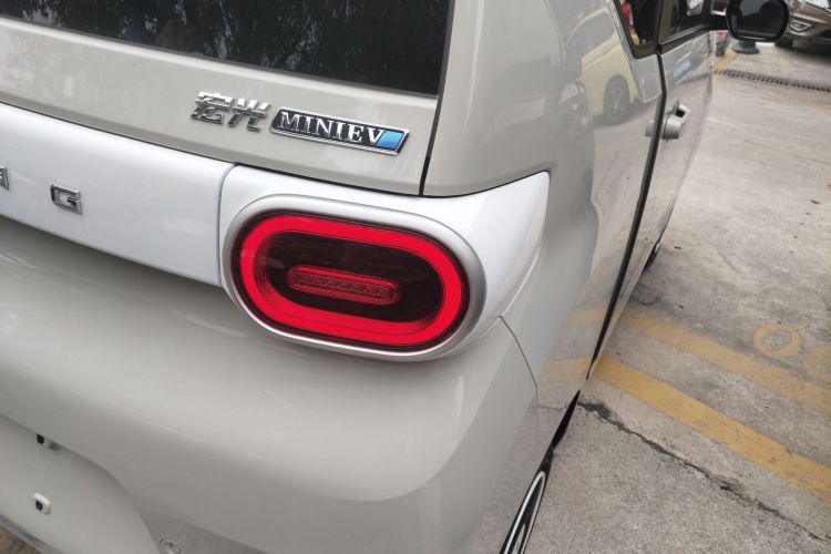 五菱汽车 宏光MINIEV 2024款 第三代 215km 青春版车身外观9