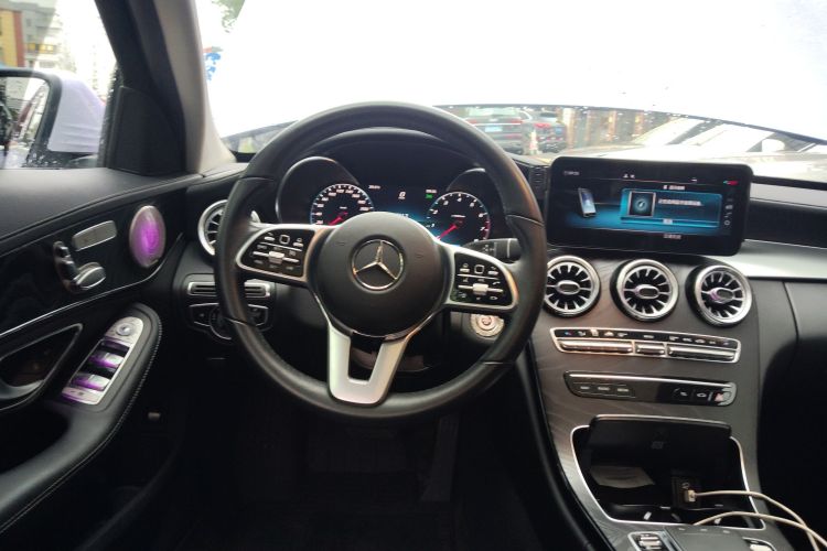 奔驰C级 2019款 C 260 L 运动版局部细节13