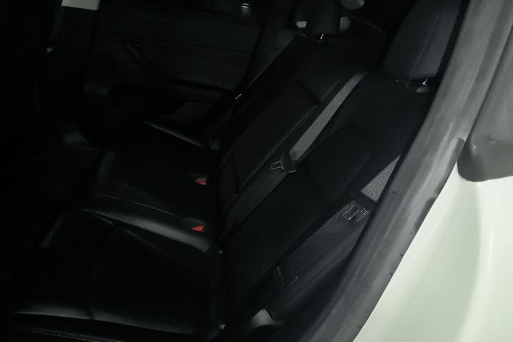 特斯拉 Model Y 2022款 改款 后轮驱动版中控内饰21