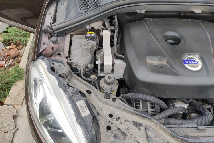 沃尔沃XC60(进口) 2014款 改款 T5 智雅版机舱底盘25