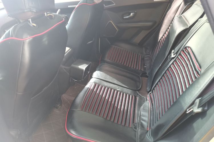 陆风X7 2015款 2.0T 全景尊贵版中控内饰7004