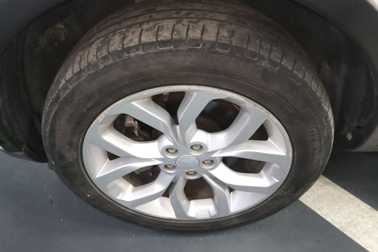 路虎 发现神行 2018款 240PS HSE版车身外观6005