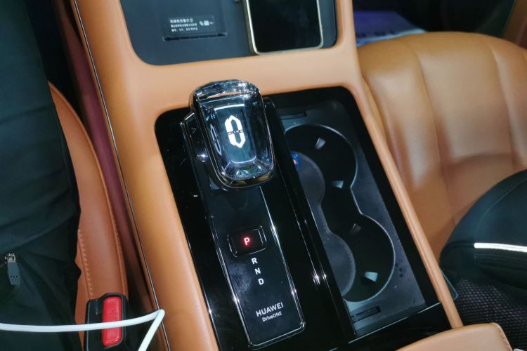 鸿蒙智行 问界M7 2024款 1.5T 智驾四驱Pro版 5座中控内饰18