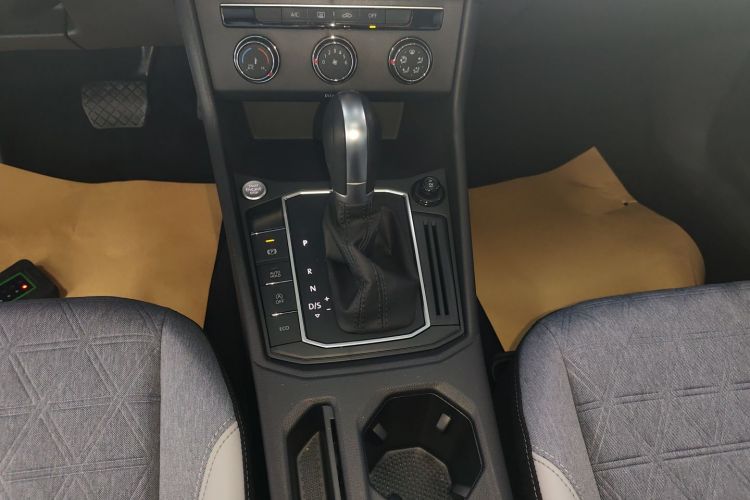 大众 朗逸 2023款 300TSI DSG满逸版中控内饰18