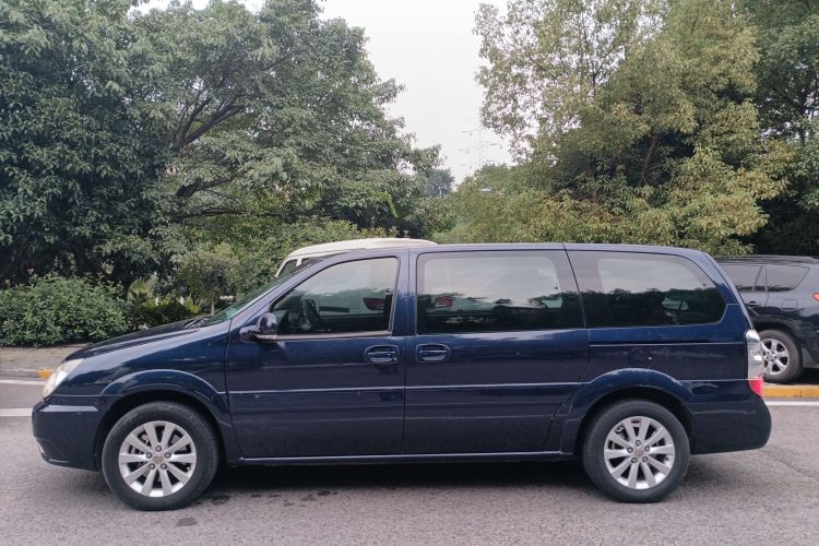 别克GL8 2014款 2.4L 经典版车身外观4