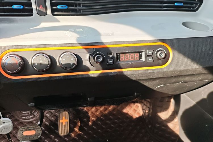 五菱汽车 宏光MINIEV 2022款 自在款 磷酸铁锂中控内饰16