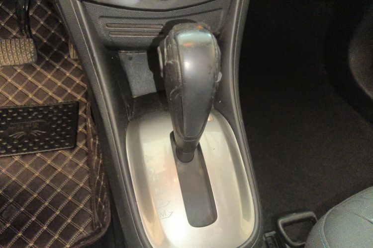 雪佛兰 创酷 2014款 1.4T 自动两驱舒适型中控内饰18