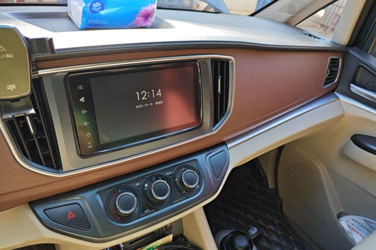 东风风行 菱智 2018款 M5L 1.6L 7座豪华型中控内饰16