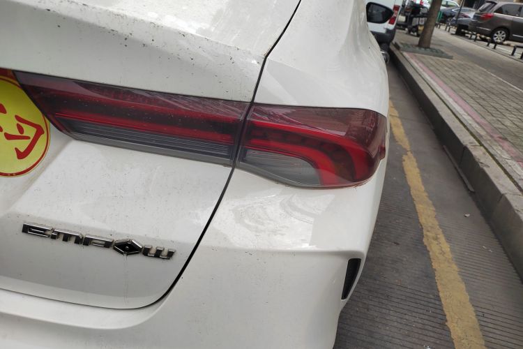 广汽传祺 影豹 2023款 270T DCT J11版车身外观9