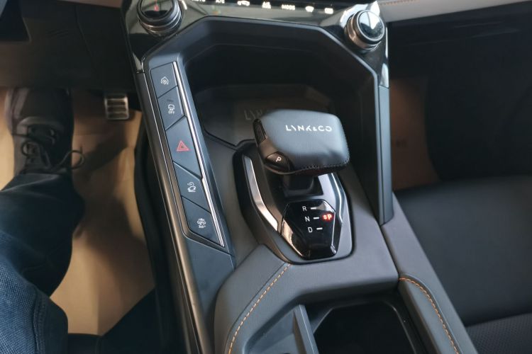 领克06 EM-P 2022款 PHEV 84KM续航版 Pro局部细节18