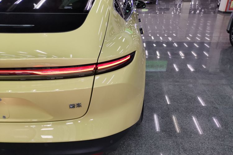 蔚来ET5 2024款 75kWh车身外观9