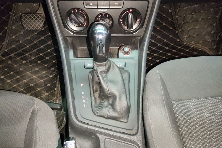 大众 朗逸 2017款 1.6L 自动风尚版局部细节18