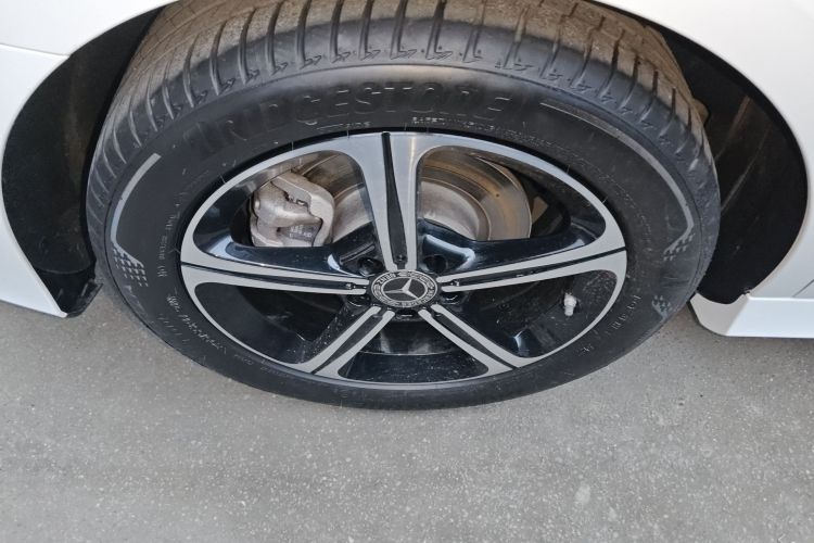 奔驰A级 2022款 改款三 A 200 L 运动轿车时尚型车身外观6008