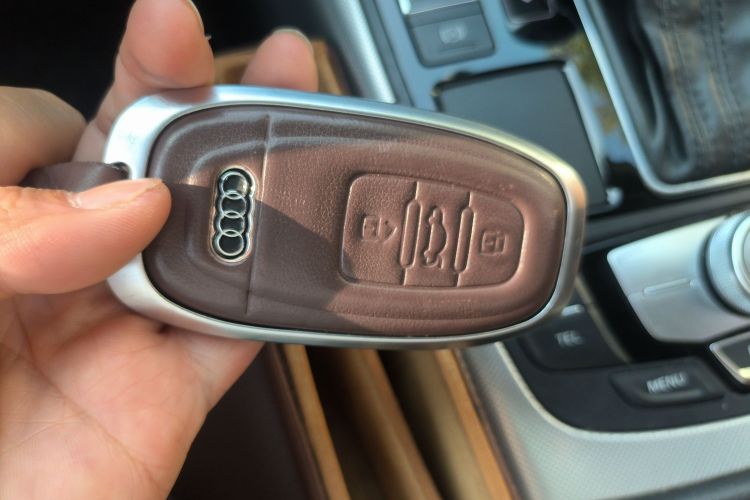 奥迪A6L 2018款 35 TFSI 典藏版中控内饰11