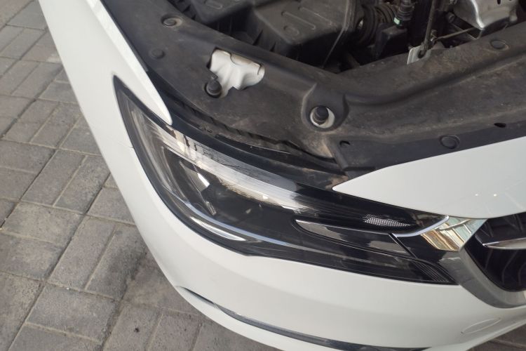 别克GL6 2018款 18T 6座尊贵型车身外观8