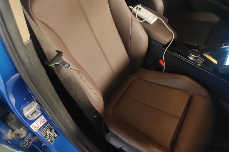 宝马3系 2019款 320Li M运动套装局部细节41