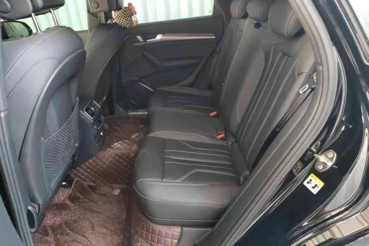 奥迪Q5L 2023款 40T 豪华动感型中控内饰7004