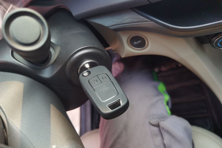 别克 英朗 2018款 15T 双离合精英型 国V中控内饰11