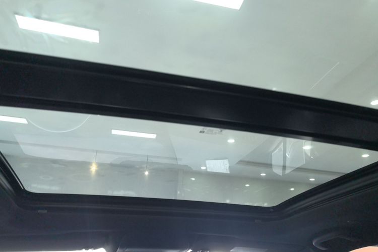 凯迪拉克XT5 2022款 2.0T 四驱豪华型（蜂鸟版）中控内饰22