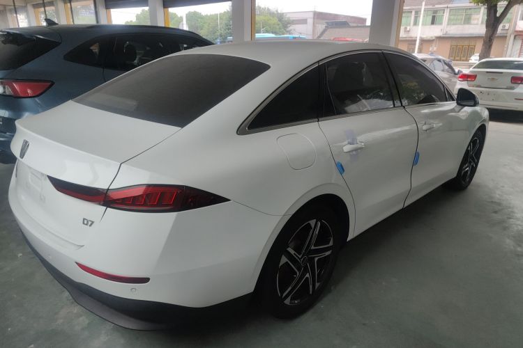 荣威D7 2023款 DMH 125km 超越版车身外观7