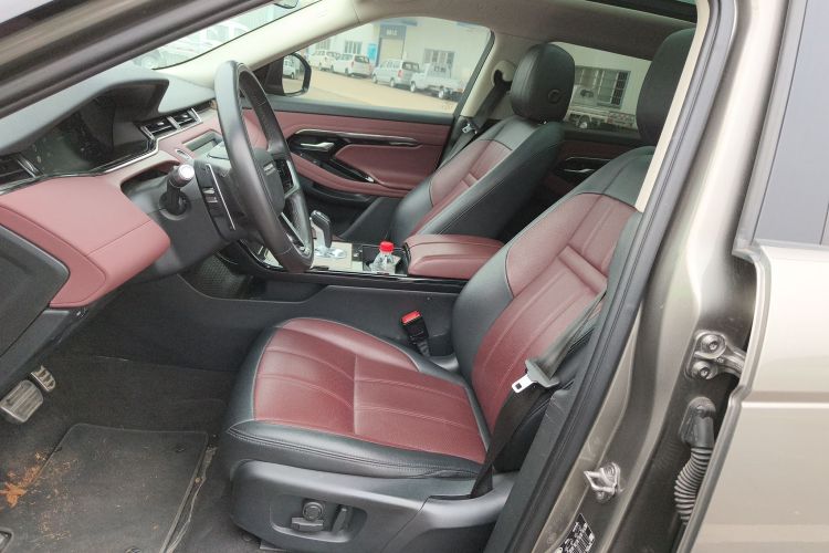 路虎 揽胜极光新能源 2022款 极光L P300e 插电式电动混合版中控内饰19