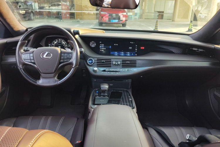 雷克萨斯LS 2020款 500h 豪华版 国VI中控内饰12