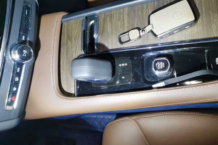 沃尔沃V90 2022款 Cross Country B5 AWD 智远版中控内饰18