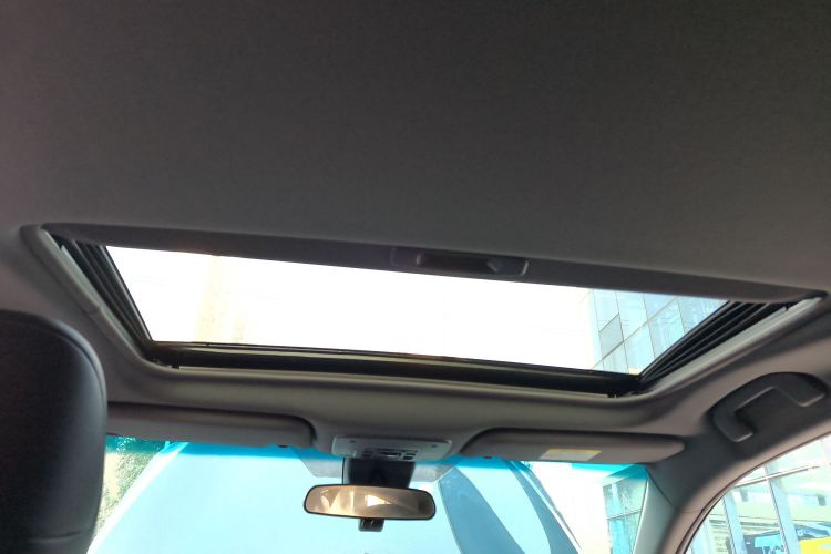 丰田 亚洲龙 2022款 2.5L 豪华版中控内饰22