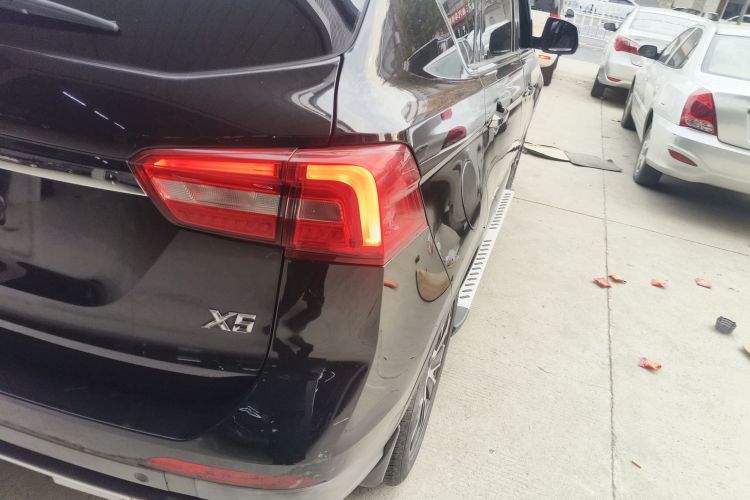 东风风行 景逸X5 2017款 劲享系列 1.5T CVT智联型车身外观6006