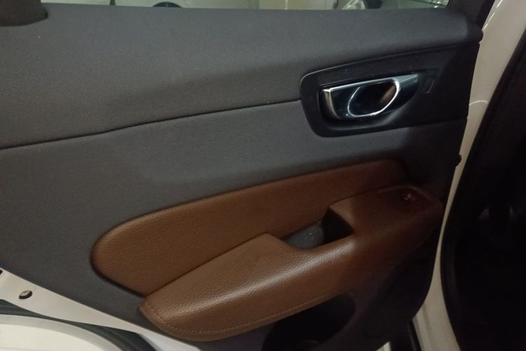 沃尔沃XC60 2021款 T5 四驱智逸豪华版中控内饰7008