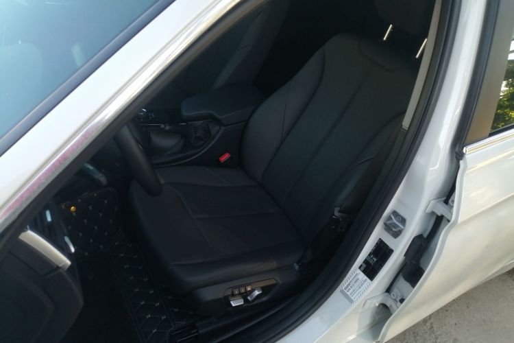 宝马3系 2017款 318Li 时尚型中控内饰19