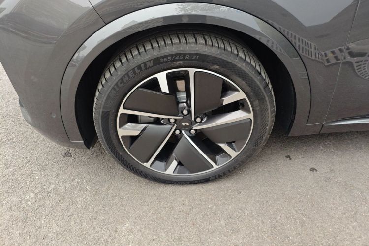 理想汽车 理想L8 2025款 Max 智能焕新版车身外观6007