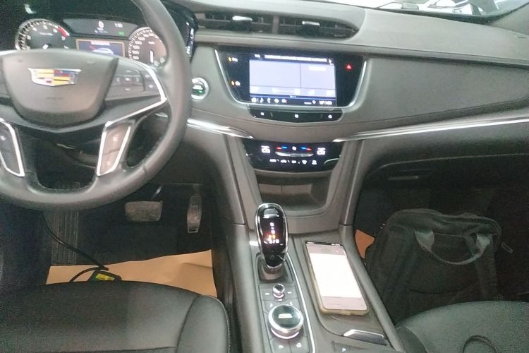 凯迪拉克XT5 2020款 28T 技术型中控内饰16