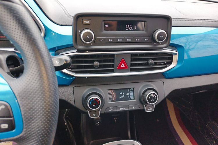 北汽新能源EC3 2019款 灵动版中控内饰16