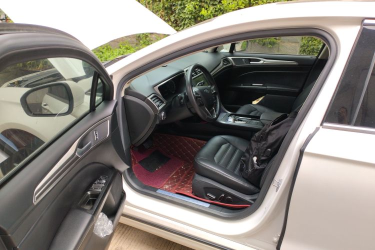 福特 蒙迪欧 2017款 EcoBoost 180 时尚型中控内饰20