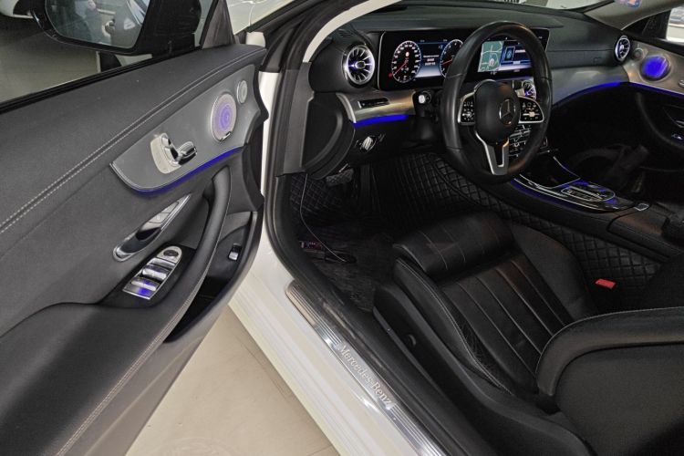 奔驰E级(进口) 2019款 E 200 轿跑车中控内饰20